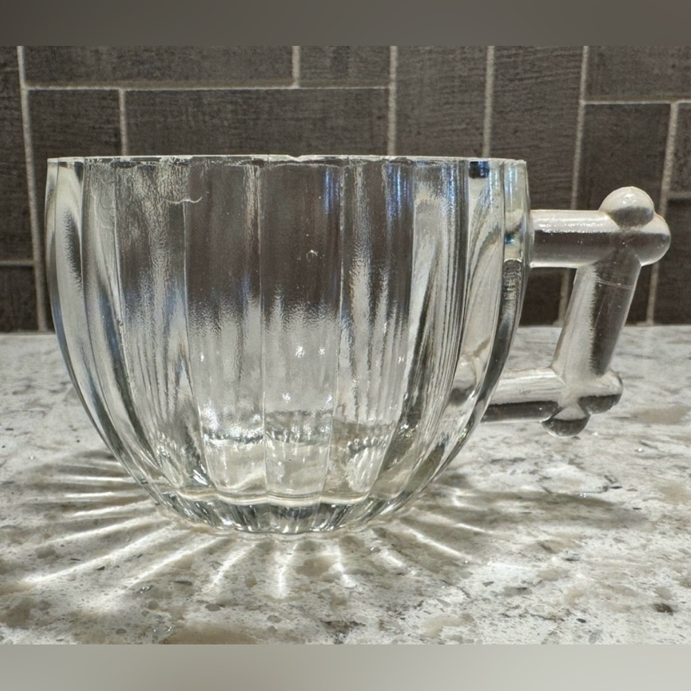 VINTAGE 1960’s, 7 JEANETTE, ‘NATIONAL CLEAR’ PATTERN, CUPS W/UNIQUE HANDLE. G13